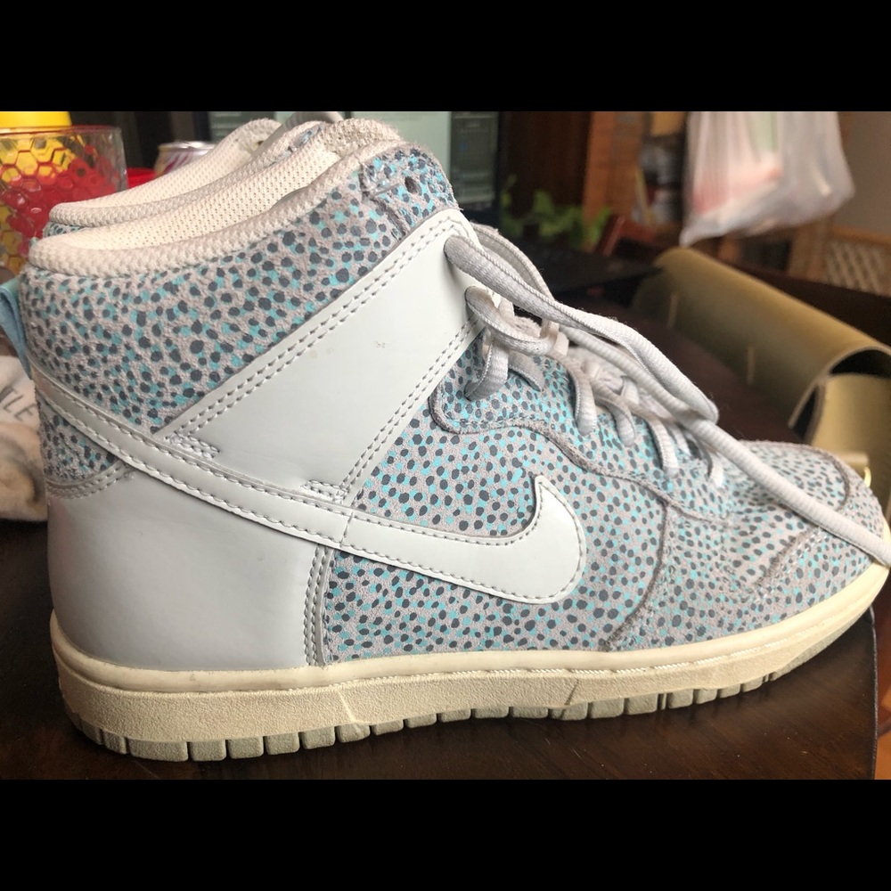 Polka dot Nike Dunks, size 7